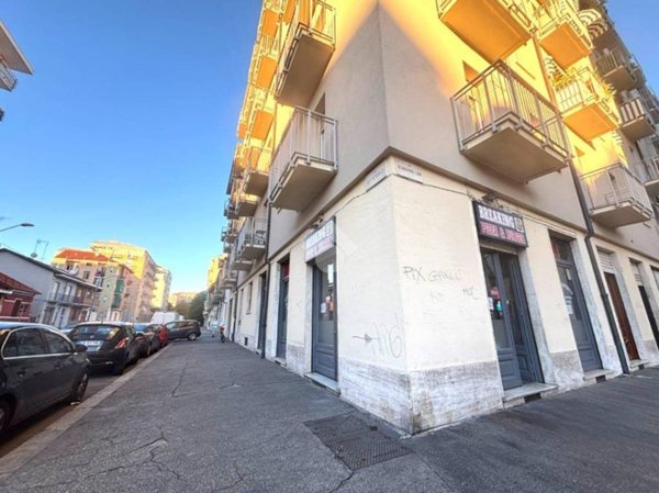 negozio in vendita a Torino in zona Madonna di Campagna