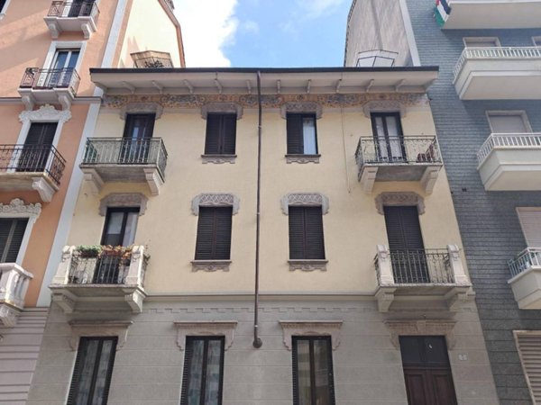 appartamento in vendita a Torino in zona Cit Turin