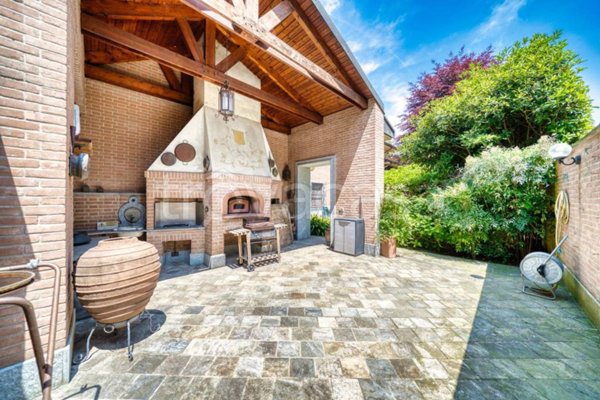 casa indipendente in vendita a Torino in zona Parella