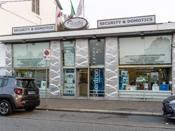 negozio in vendita a Torino in zona Bertolla