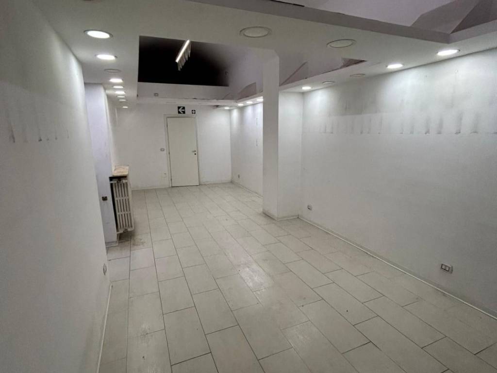 negozio in vendita a Torino in zona San Salvario