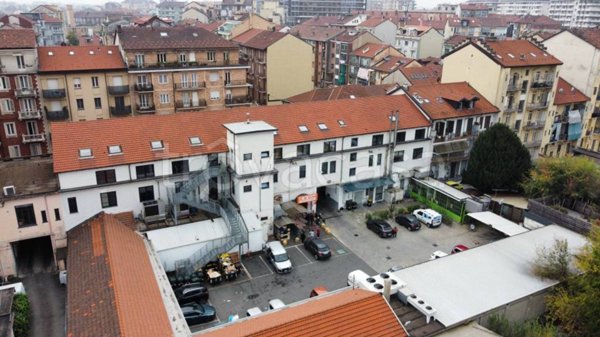 locale di sgombero in vendita a Torino in zona Cenisia