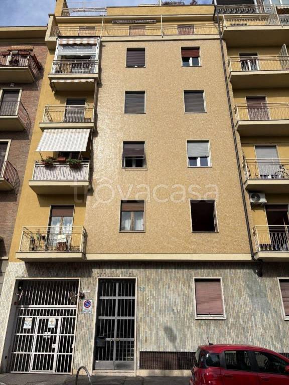 appartamento in vendita a Torino in zona Lingotto