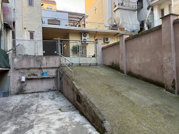 locale commerciale in vendita a Torino in zona Barriera di Milano