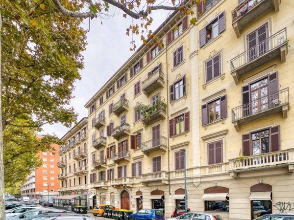 appartamento in vendita a Torino in zona Lingotto