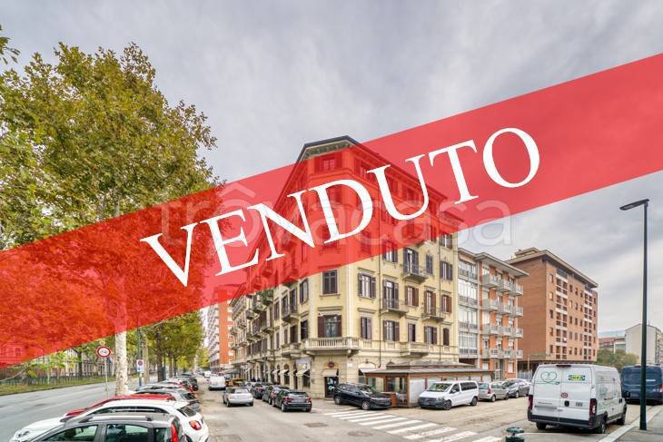 appartamento in vendita a Torino in zona Lingotto