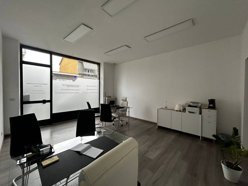 ufficio in vendita a Torino in zona Lucento
