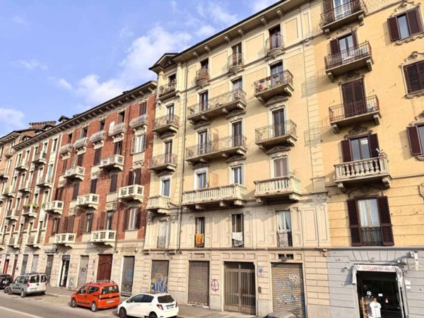 negozio in vendita a Torino in zona Aurora