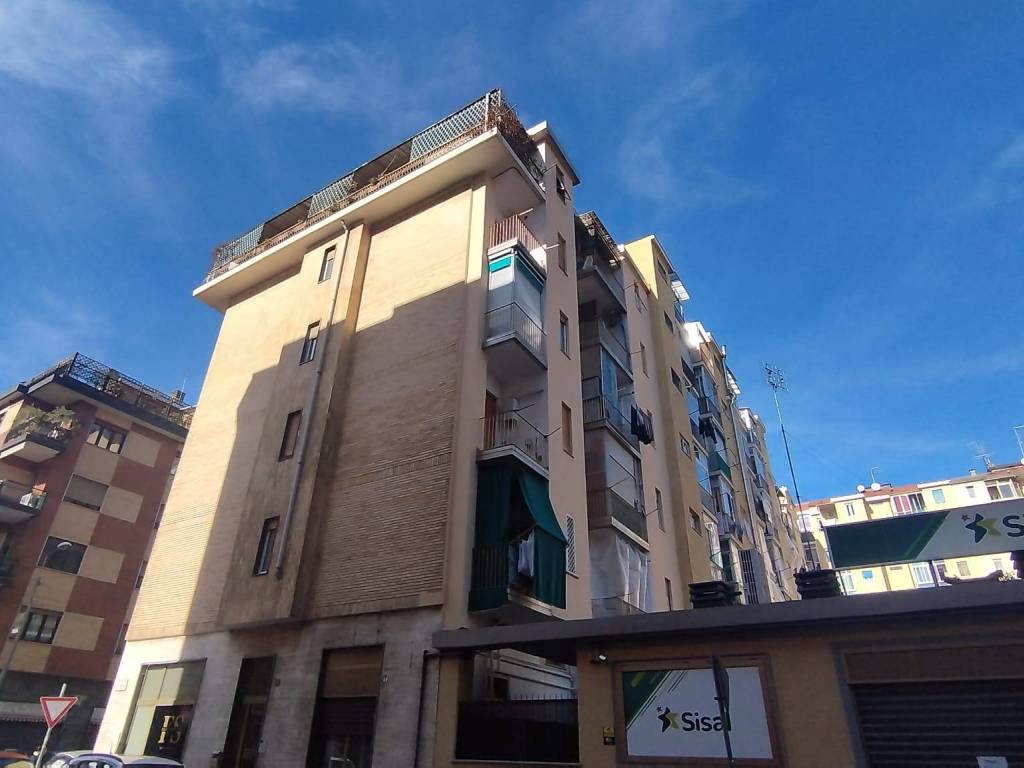 negozio in vendita a Torino in zona Pozzo Strada