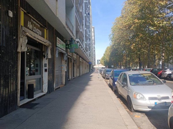 negozio in vendita a Torino in zona Santa Rita