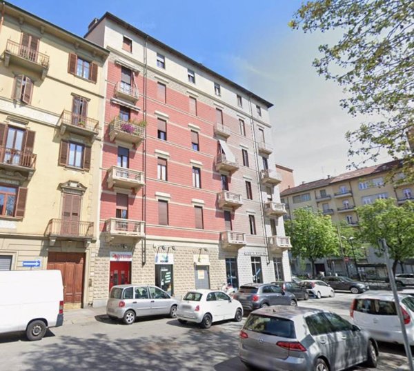 negozio in vendita a Torino in zona Cenisia
