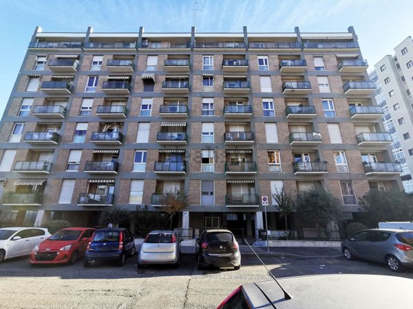 appartamento in vendita a Torino in zona Vallette