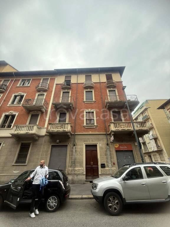 appartamento in vendita a Torino in zona Borgata Vittoria