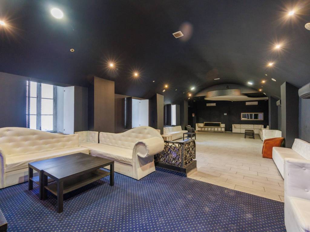 negozio in vendita a Torino in zona San Salvario