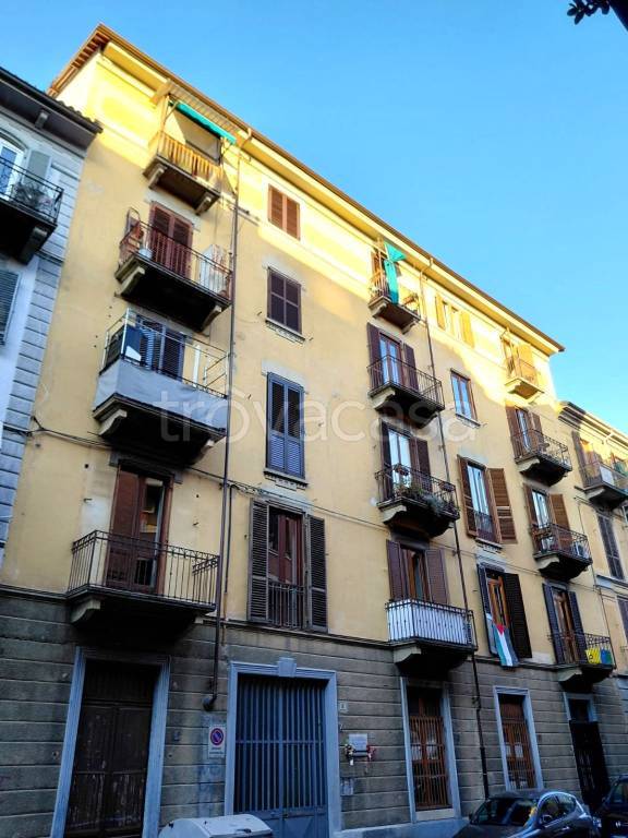 appartamento in vendita a Torino in zona Aurora