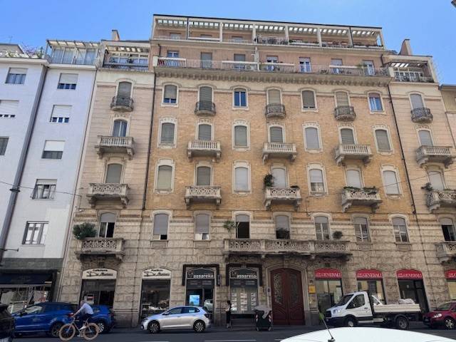 ufficio in vendita a Torino in zona Cit Turin