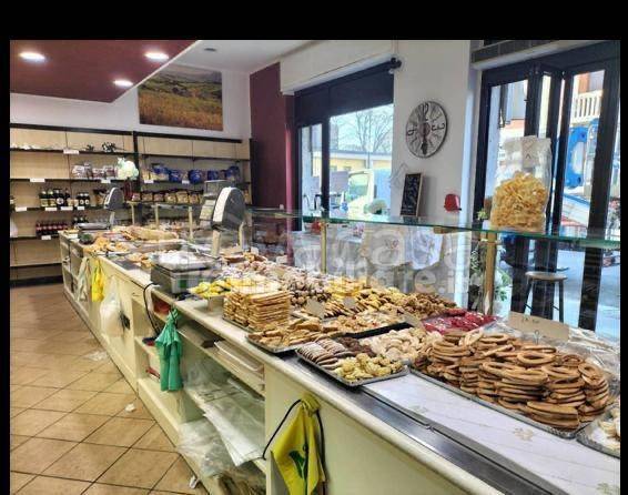 negozio in vendita a Torino in zona Parella