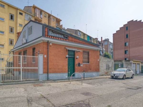 casa indipendente in vendita a Torino in zona Santa Rita