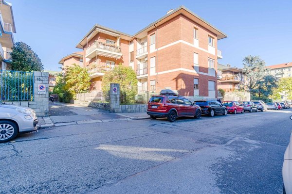 appartamento in vendita a Torino in zona Parella