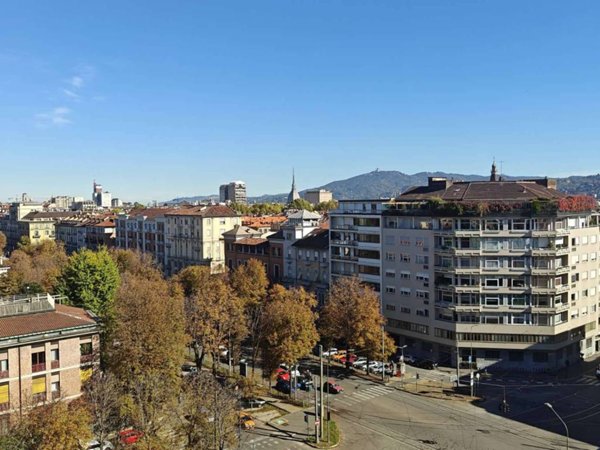 appartamento in vendita a Torino in zona Crocetta