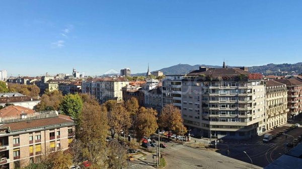 appartamento in vendita a Torino in zona Crocetta