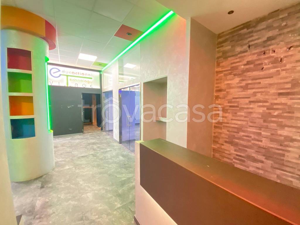 ufficio in vendita a Torino in zona Lingotto