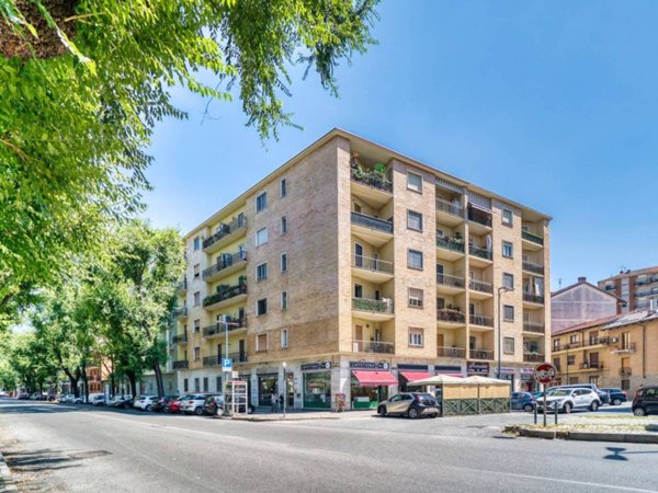 appartamento in vendita a Torino in zona Borgata Vittoria