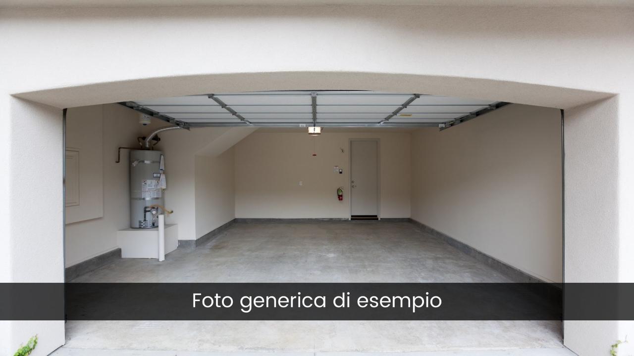 negozio in vendita a Torino in zona Regio Parco