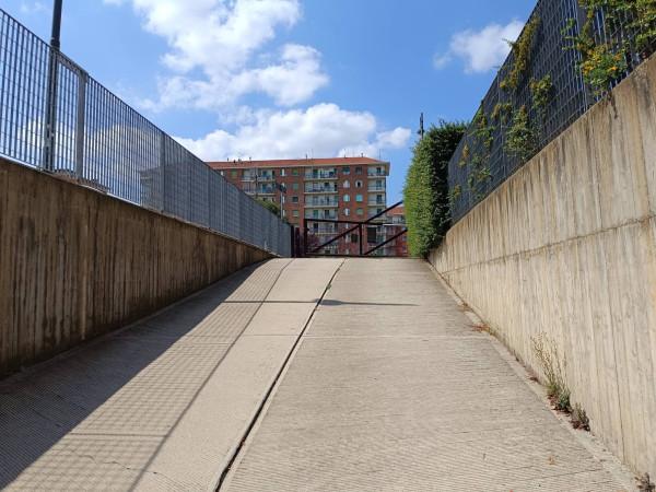 negozio in vendita a Torino in zona Pozzo Strada