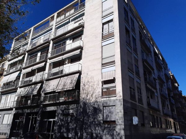 appartamento in vendita a Torino in zona Cit Turin