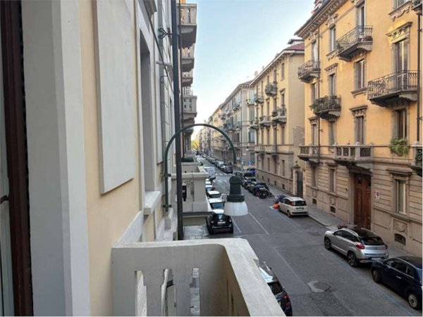 appartamento in vendita a Torino in zona Cit Turin