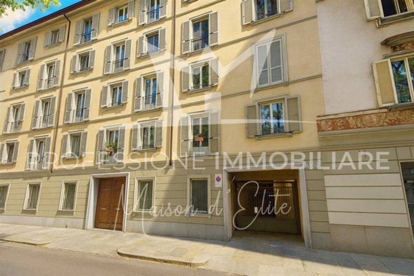 casa indipendente in vendita a Torino in zona Rosa