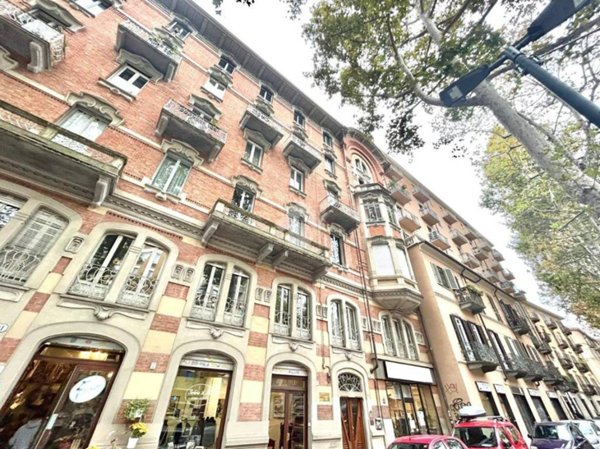 appartamento in vendita a Torino in zona Cit Turin