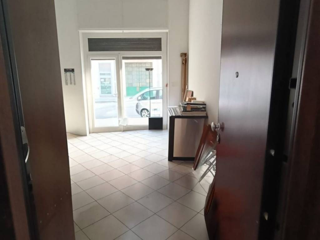 negozio in vendita a Torino in zona Santa Rita