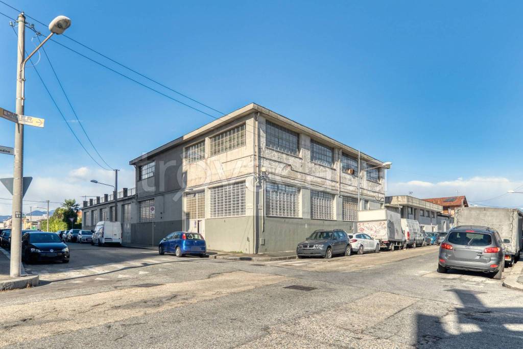 locale commerciale in vendita a Torino