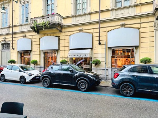 locale commerciale in vendita a Torino