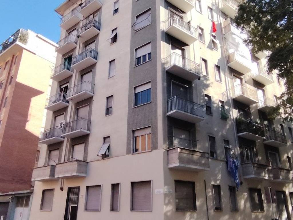 appartamento in vendita a Torino in zona Aurora