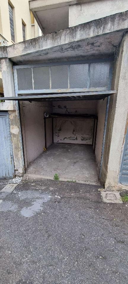 negozio in vendita a Torino in zona Parella