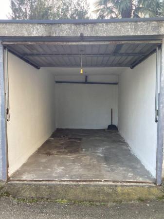 negozio in vendita a Torino in zona Mirafiori Sud