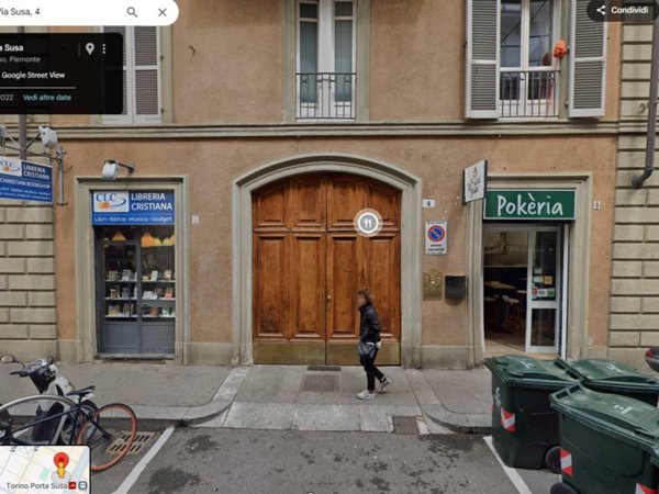 locale commerciale in vendita a Torino in zona Cit Turin