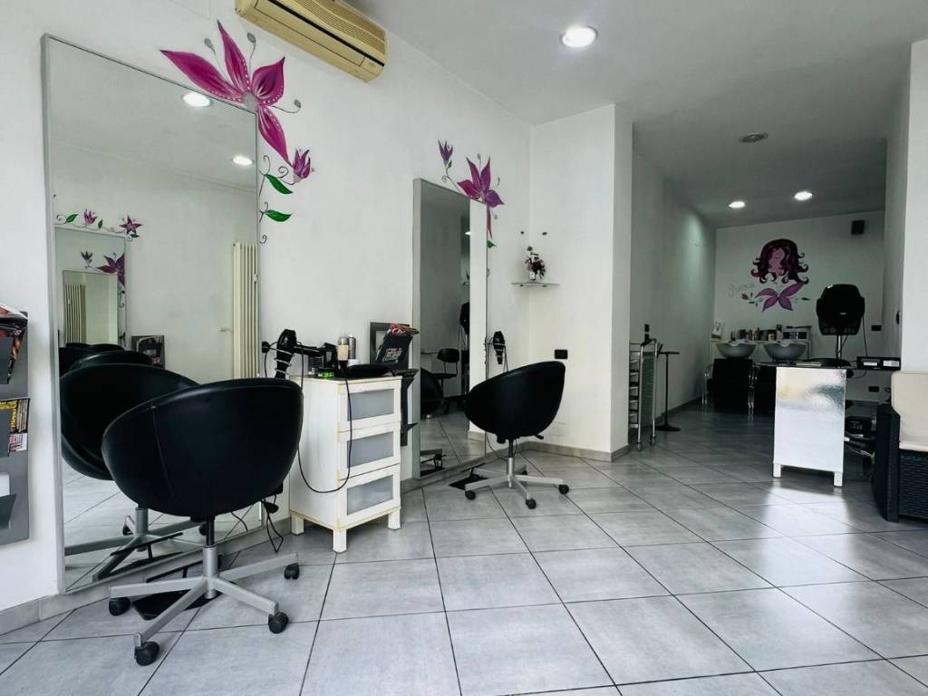 negozio in vendita a Torino in zona Vanchiglia