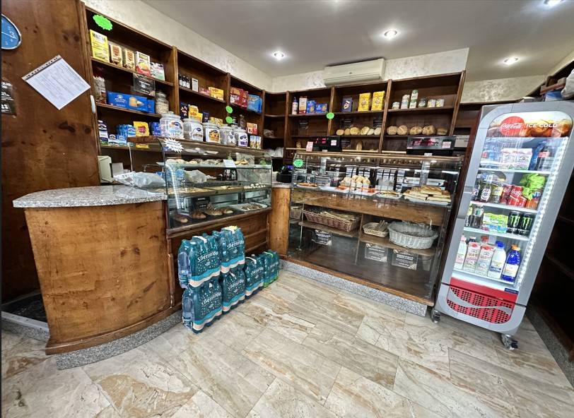 negozio in vendita a Torino in zona Parella