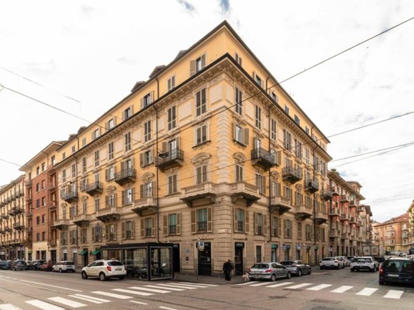 ufficio in vendita a Torino in zona Cit Turin