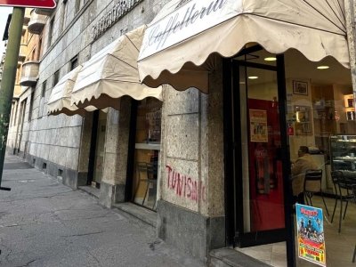 negozio in vendita a Torino in zona Parella