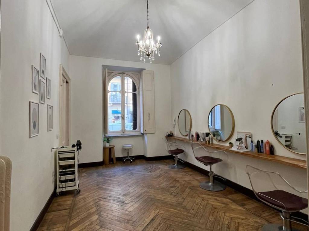 negozio in vendita a Torino in zona San Salvario