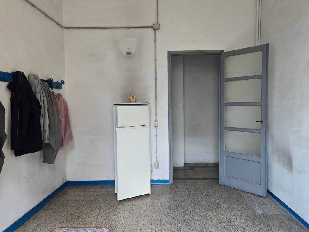 negozio in vendita a Torino in zona Borgata Vittoria