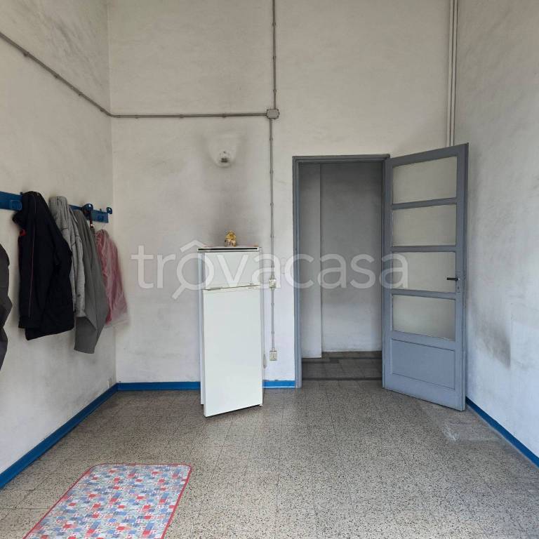 negozio in vendita a Torino in zona Borgata Vittoria