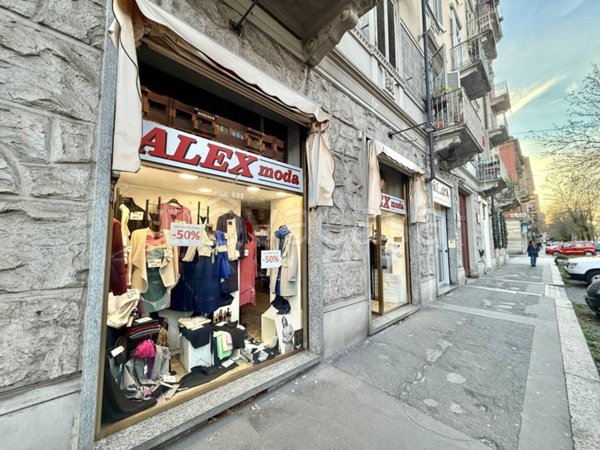 negozio in vendita a Torino in zona Vanchiglia