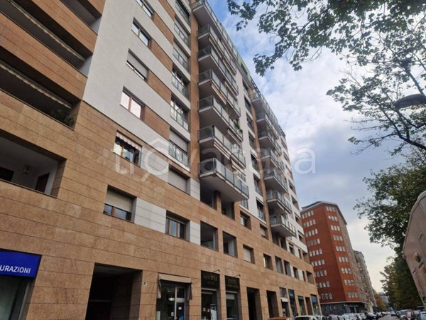 negozio in vendita a Torino in zona Cenisia