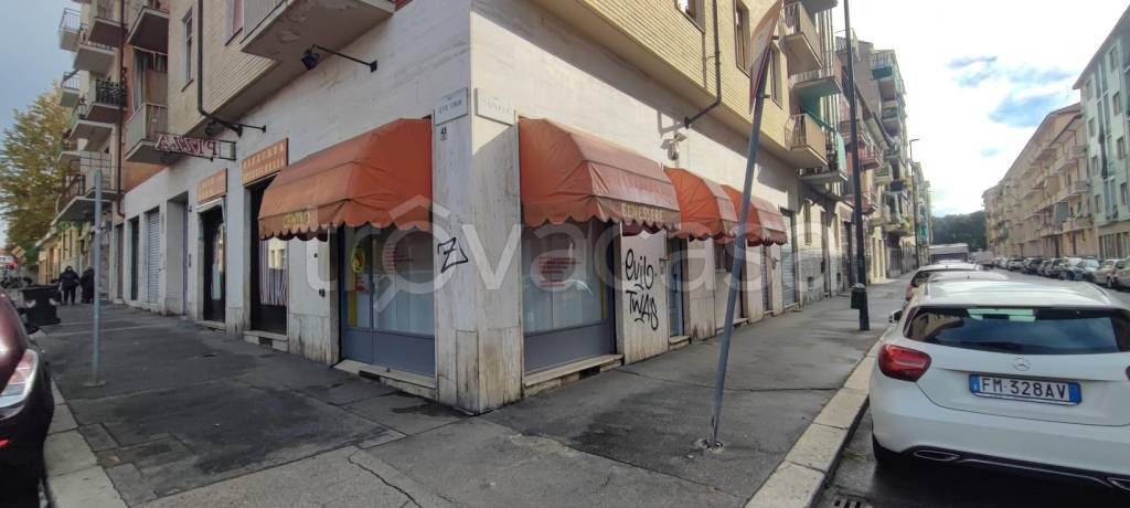 negozio in vendita a Torino in zona Mirafiori Sud